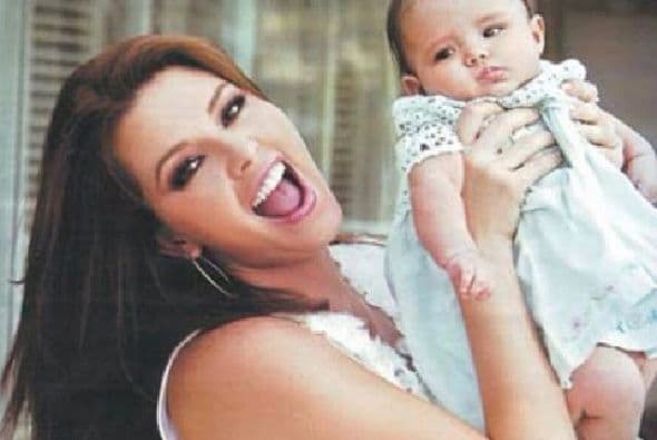 Pero sin duda, desde el 2008 interpreta el mejor papel de su vida, el de ser madre de Dinorah.