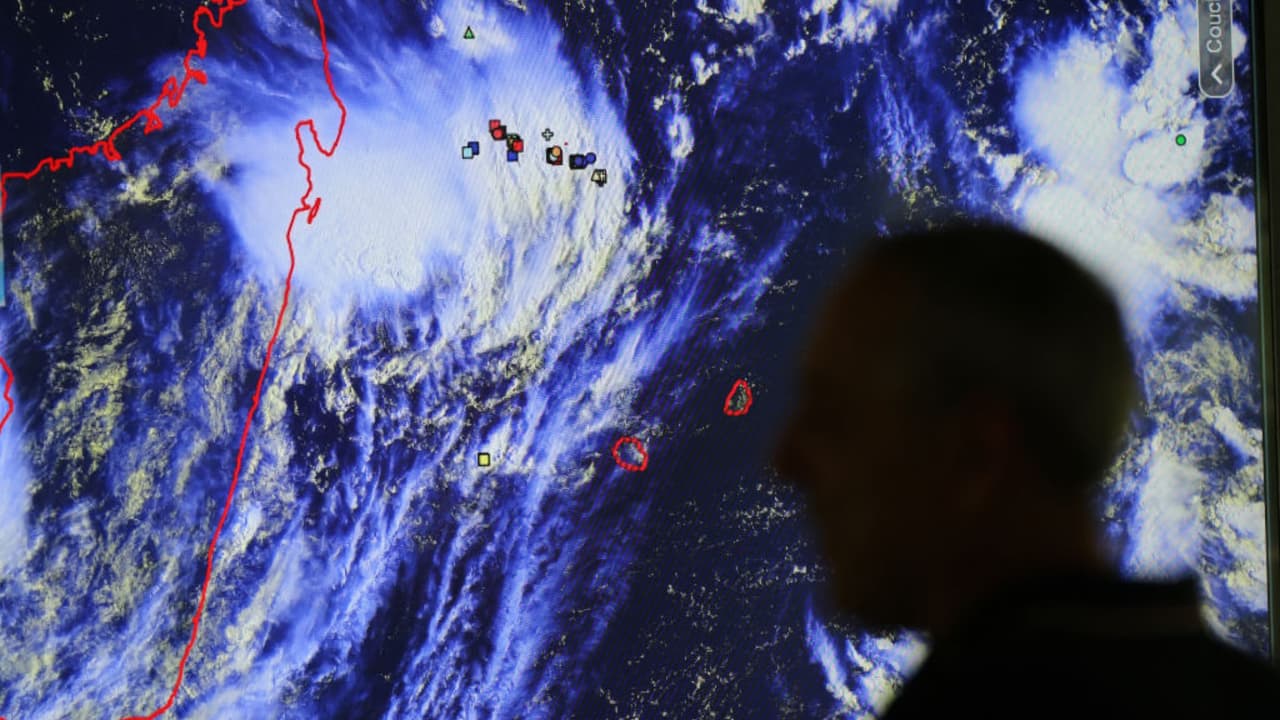 Recortes federales afectan pronósticos del clima: ¿qué riesgos enfrentamos?
