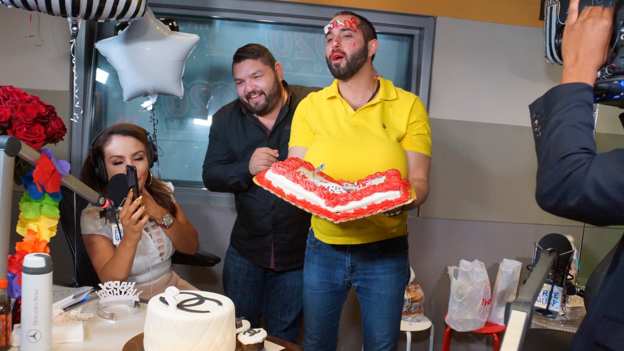 La Bronca cumplió años y se armó una fiesta en la cabina del Free-guey show.