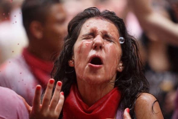 Los más atrevidos corren junto a los animales que suelen ir a toda velocidad.