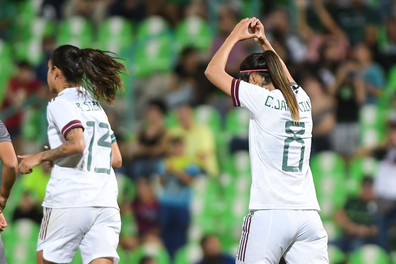 El Tricolor Femenil fue muy superior a Perú, a la que volverá a enfrentar el martes a puerta cerrada.