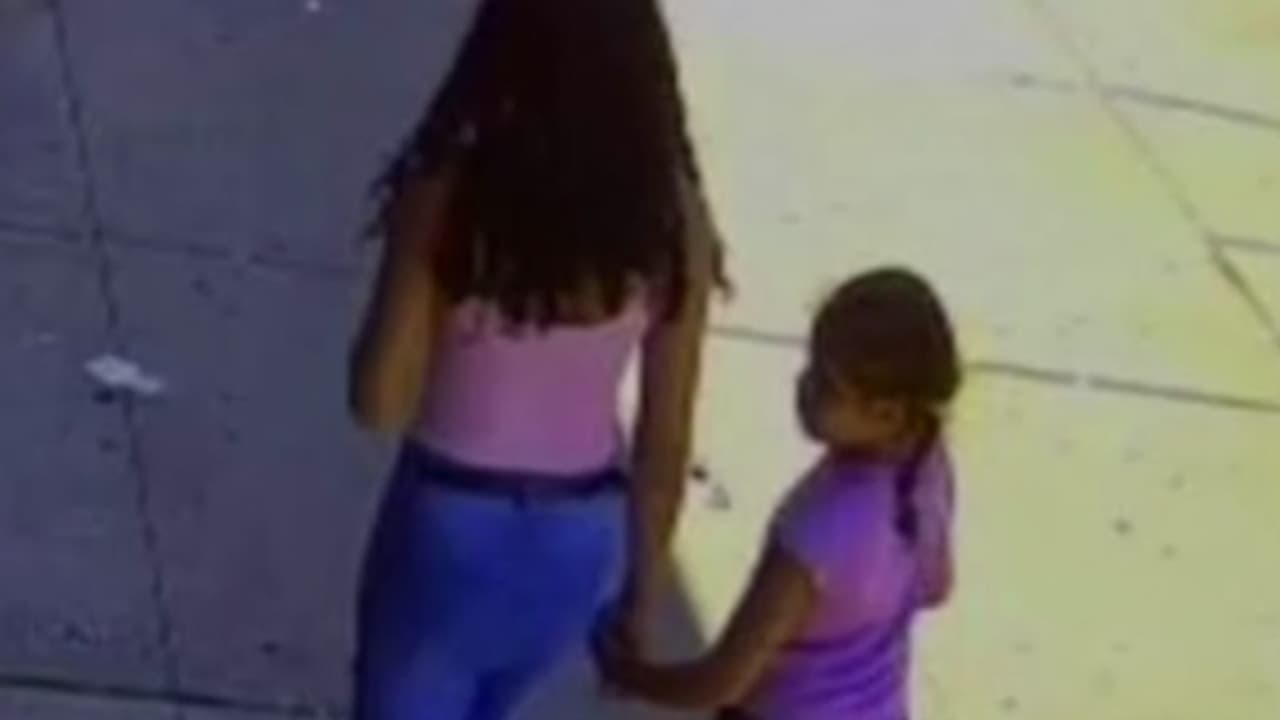 Niña de 7 años es apuñalada mientras caminaba en el sur de Chicago