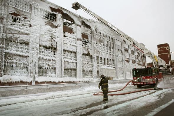 Esta es la prim,era tormenta de frío que azota Estados Unidos en el invierno 2013. La temporada finaliza el 21 de marzo, cuando asoma la primavera.