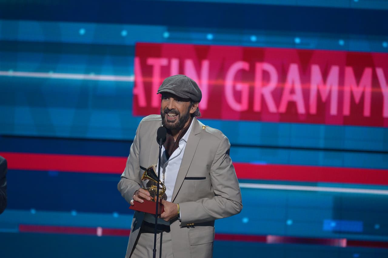 Juan Luis Guerra se llevó el gramófono de Álbum del Año por su disco ‘Todo tiene su hora’.