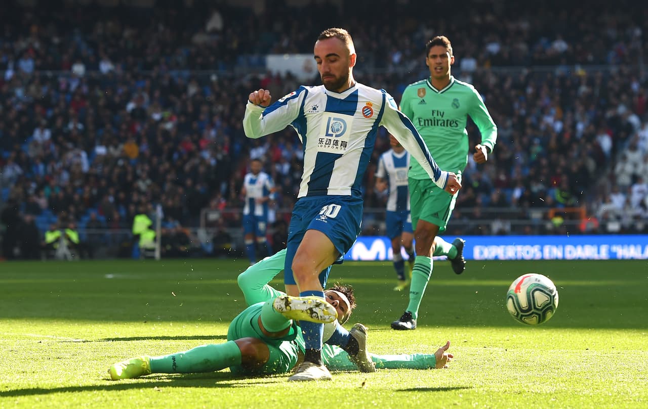 Varane (37’) abrió el marcador y Benzema (79’) marcó el segundo de los de Zidane.