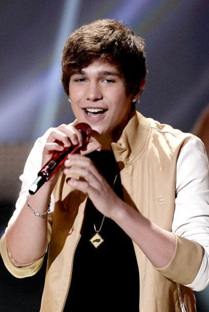 ¿Qué dirá en español? ¿A quién le entregará un premio? Eso lo sabremos este jueves.