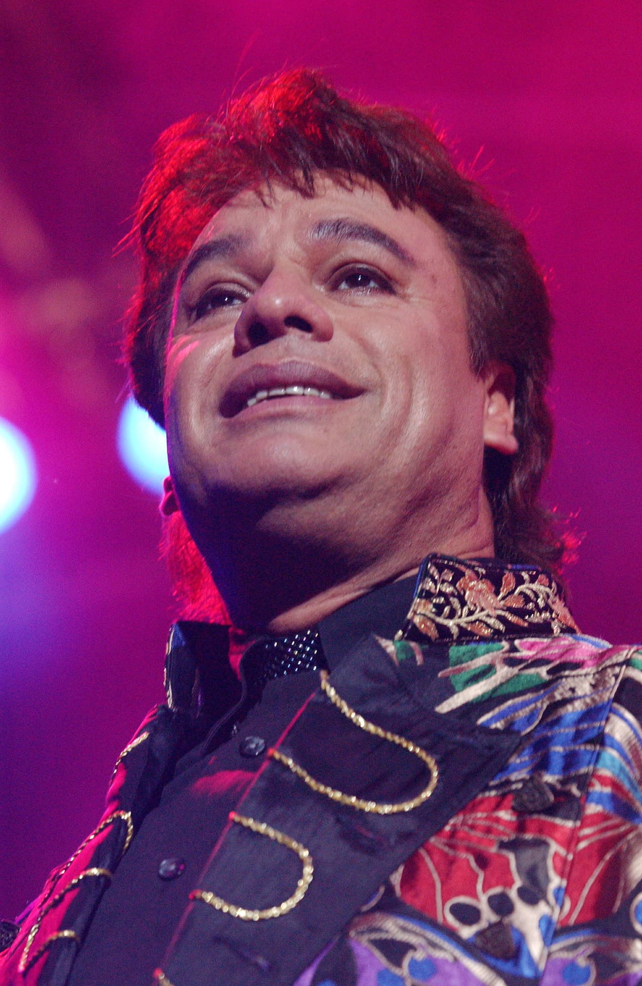 Ya en 1980 "El Divo de Juárez" lanzó su producción denominada "Juan Gabriel con el Mariachi de América", donde grabó la que sería una de sus más emblemáticas canciones: "La Diferencia".