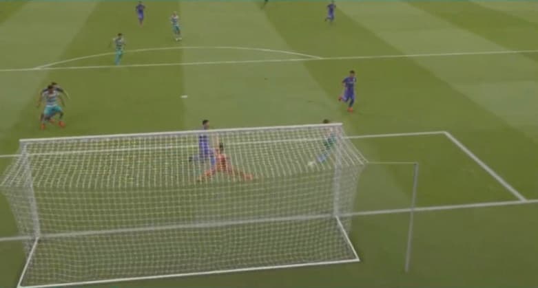 Cruz Azul no logra salir del sótano y esta vez caen frente al Santos de Eduardo Aguirre con un marcador de 3-4.