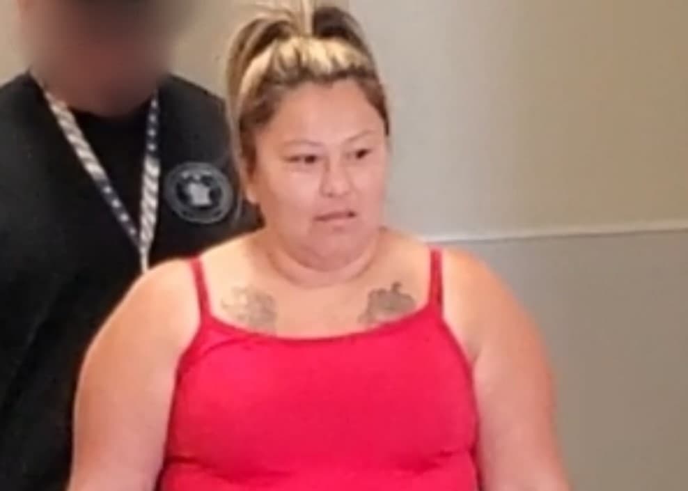 El gobierno la indemnizó con $5 millones y ahora la acusan de usarlos para comprar armas a pandilleros