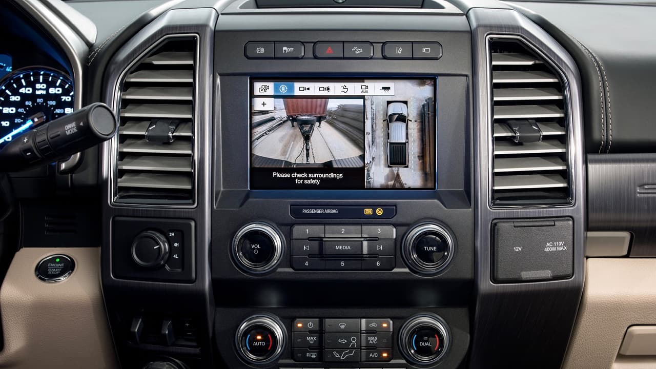 Pro Trailer toma en control del volante y 
<b>'ve' gracias a la cámara de retroceso</b>. El sistema funciona con cualquier tipo de remolque.