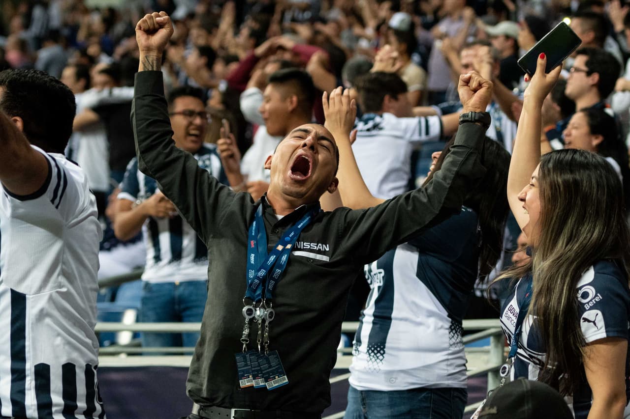 Las tribunas del BBVA Bancomer estallaron con la presión que escapó con ese grito de gol.