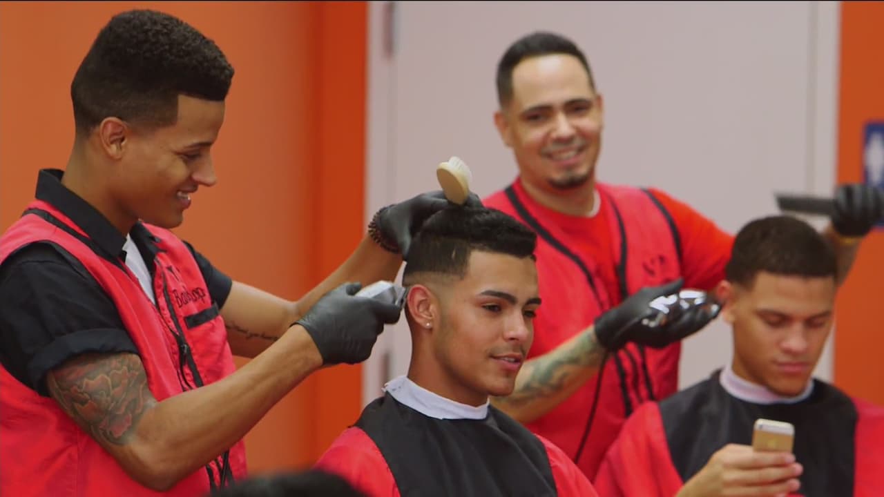 Aunque se gozaba su trabajo de barbero, su pasión por la música es lo que mueve a este boricua.