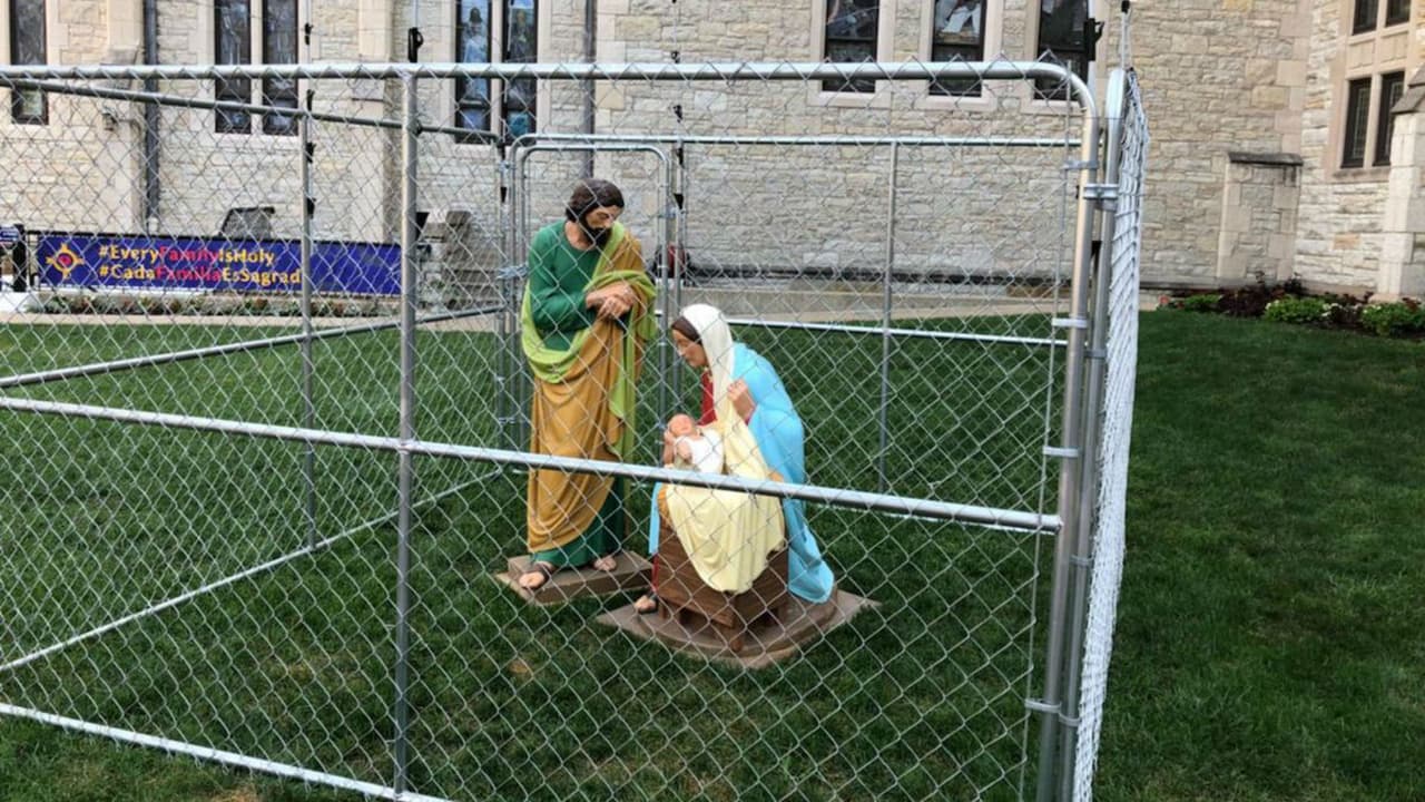 Jesús, María y José acaban en una jaula 'víctimas' de la política de 'tolerancia cero' de Trump