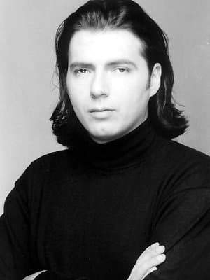 También grabó en algunos capítulos del inolvidable programa de Silvia Pinal, 'Mujer... Casos de la vida real'.