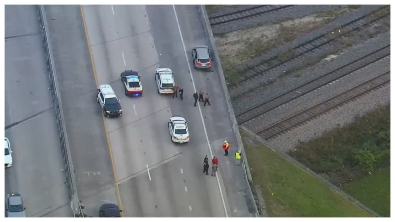 Dos gemelos de 3 años mueren tras ser hallados inconscientes en un auto en la I-95