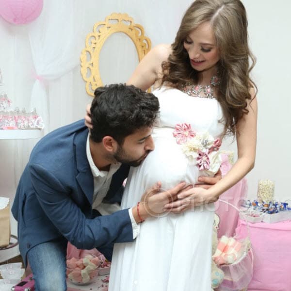 Su novio fue uno de los más contentos y siempre se mostró muy cariñoso con la actriz.