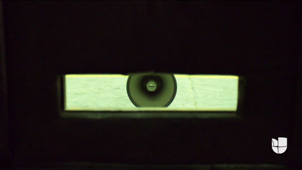 Día tras día los guardias colocaban una sirena a escasa distancia de su puerta para desesperarlo.