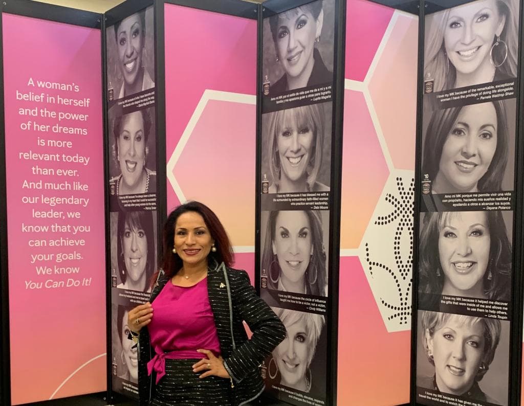 América Reyes, una vendedora de productos para la belleza de la mujer, dice que no hay píldoras ni cremas que detengan el envejecimiento.