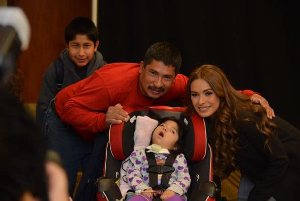 Se vivieron muchos dulces momentos en este desayuno donde las estrellas del canal se reunieron con los niños y sus familias. 