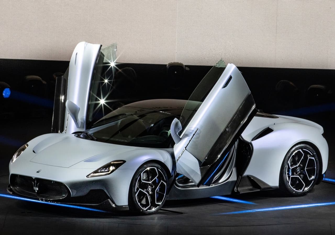 En el apartado estético, no cabe duda que estamos ante el Maserati de producción más atractivo de los últimos años.