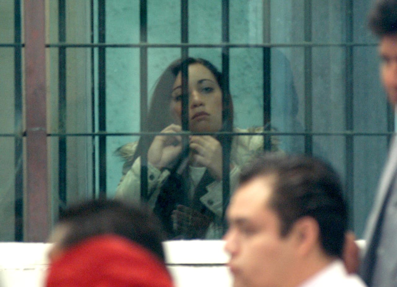 <b><a href="http://www.univision.com/programas/novelas/gaby-spanic-sufre-secuelas-del-envenenamiento">Spanic</a></b> siempre confió en que la autoridad mexicana le daría la razón: "Ya le rindieron segundo acto de formal prisión, confío mucho en las leyes mexicanas y en la justicia divina que mucha gente no le teme", externó para las cámaras de 
<b><a href="http://www.univision.com/">Univision</a></b>.