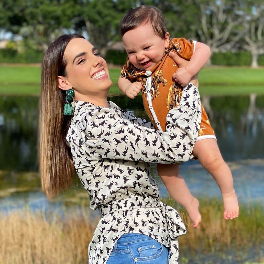 "Amo cada momento que comparto contigo", escribió junto a esta sesión de fotos de uno de los días más especiales en la vida de cualquier madre.