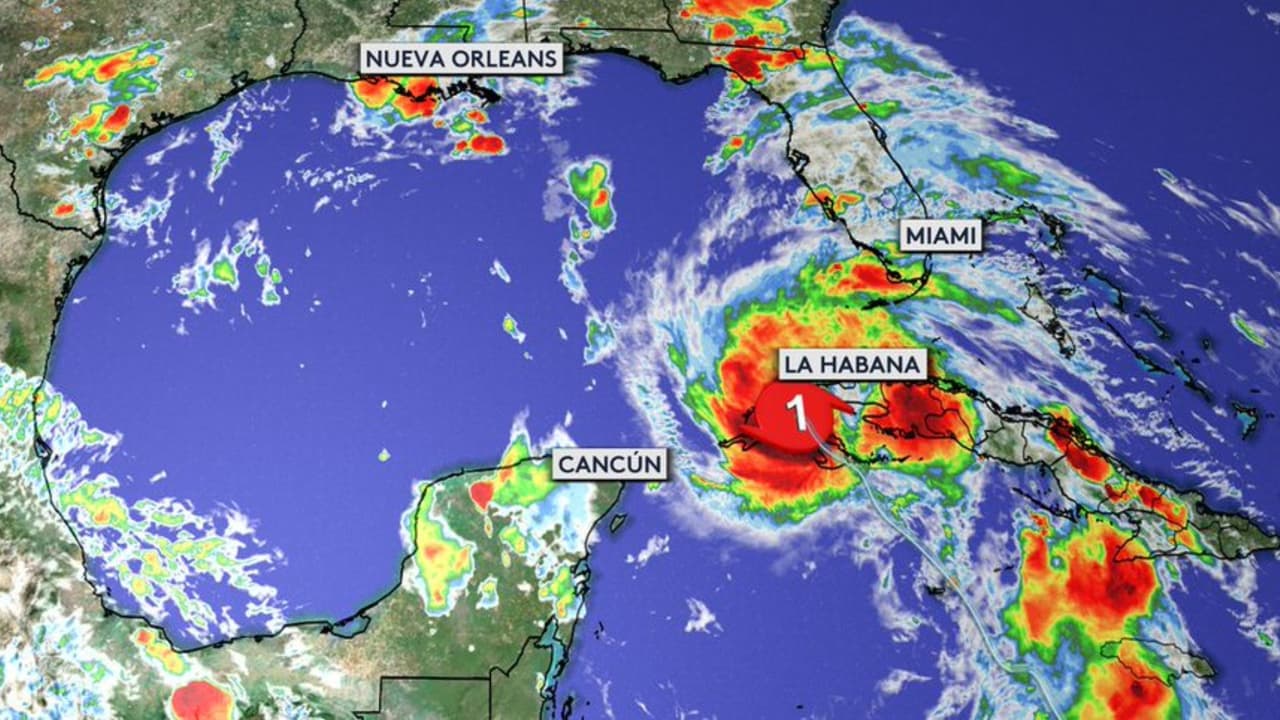 <b>En video:</b> El Centro Nacional de Huracanes (NHC) informó que el huracán Ida podría llegar a categoría 4 este fin de semana. En Cuba tocó tierra el viernes por la noche y golpeó especialmente la provincia de Pinar del Río.