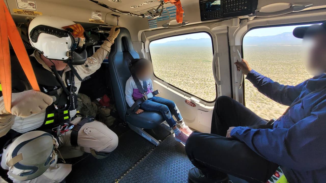 Reúnen en Tucson a madre e hija que fueron separadas al cruzar la frontera