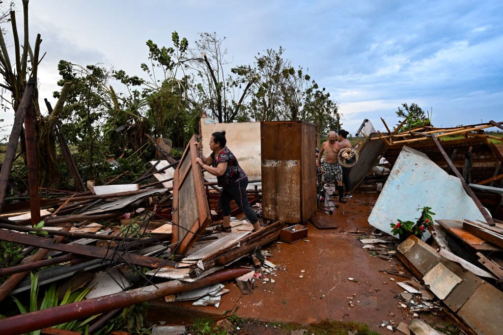 La Defensa Civil de Cuba informó que 283,000 personas fueron evacuadas en toda la isla.