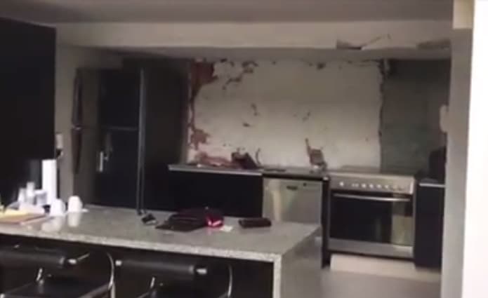 El inmueble de la actriz cubana, está ubicado en la colonia Condesa, en el centro de la Ciudad de México. Por fortuna ella no estaba en su hogar, el cual sufrió severos daños. Ella misma grabó los daños con su teléfono celular cuando regresó por el pasaporte para salir del país, actualmente se encuentra en Miami con su familia, pues quiso evitar las répilicas.