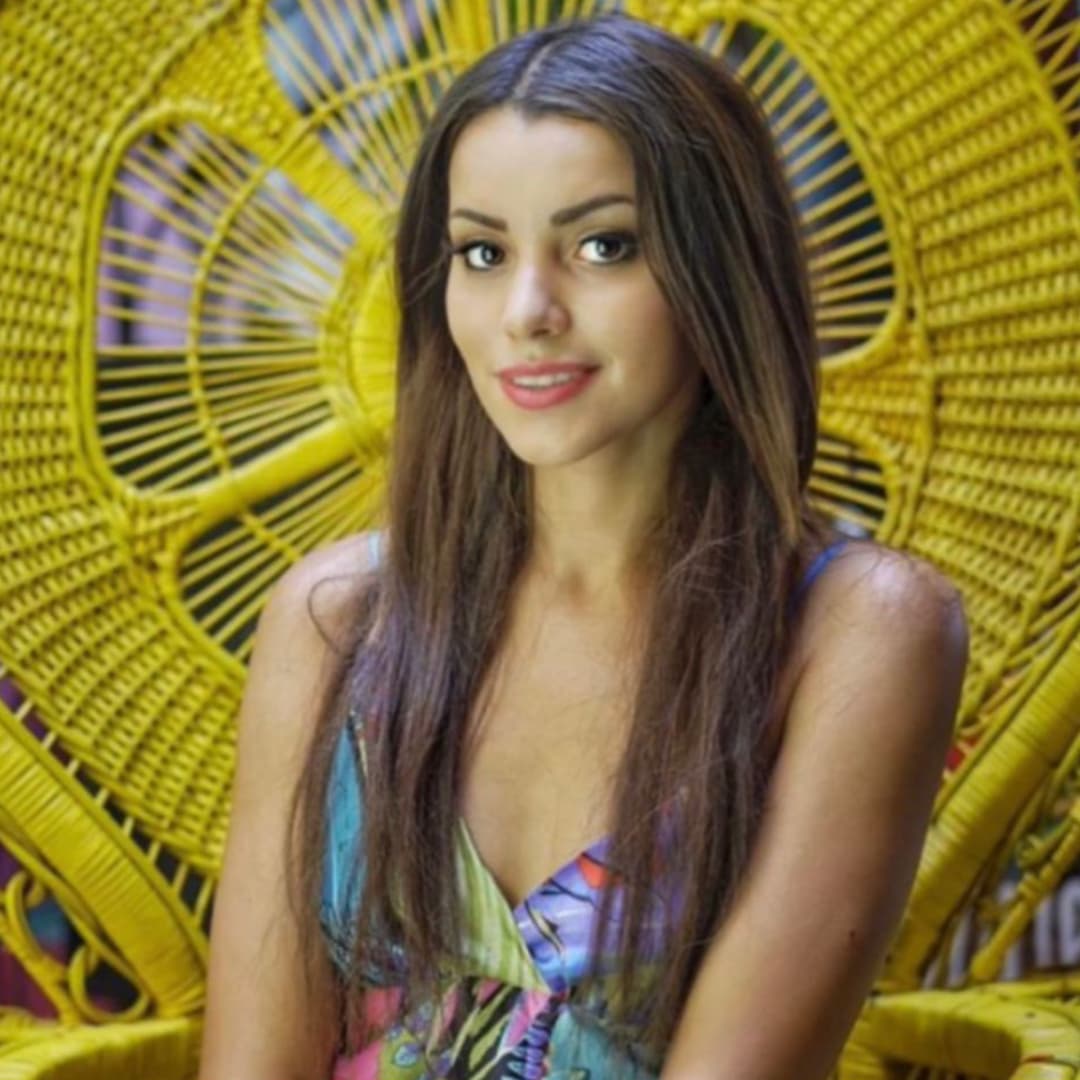 <b>Jasmine</b>, italiana de raíces colombianas, también quiere dejar su soltería atrás. Ella tiene 21 años, se dedica a las relaciones internacionales y al mercadeo, y está lista para el romance.