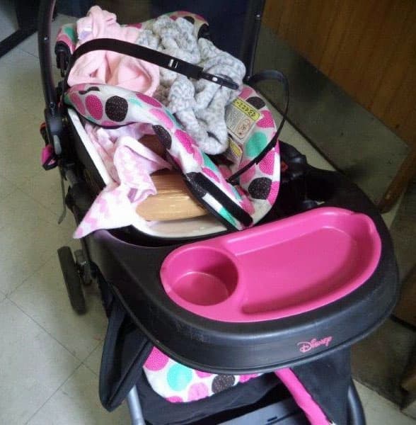 Arrestan a una mujer en la frontera con libras de fetanilo escondidas en el coche de su bebe