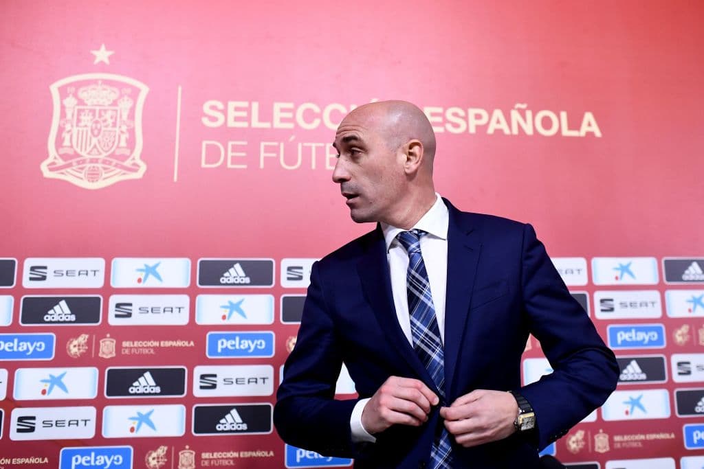 Federación Española dice no tener fecha para regreso del fútbol