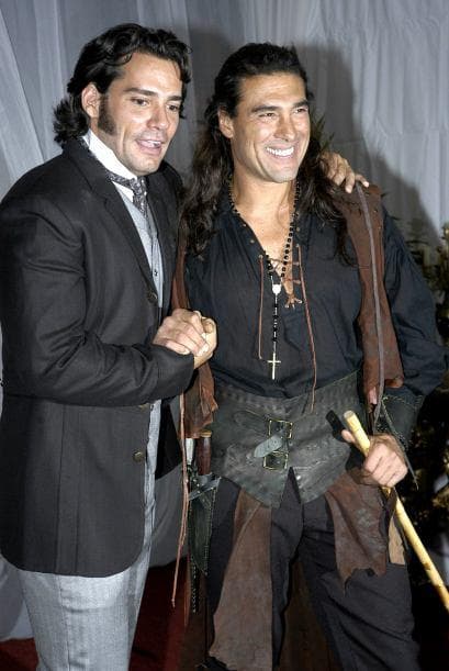 Al parecer
<b><a href="http://www.univision.com/temas/eduardo-yanez">Eduardo Yáñez</a></b> no acostumbra llevarse bien con sus compañeros de telenovela, pues en 'Corazón salvaje' también tuvo problemas, pero en esa ocasión con el actor
<b><a href="http://www.univision.com/temas/cristian-de-la-fuente">Cristián de la Fuente</a></b>.