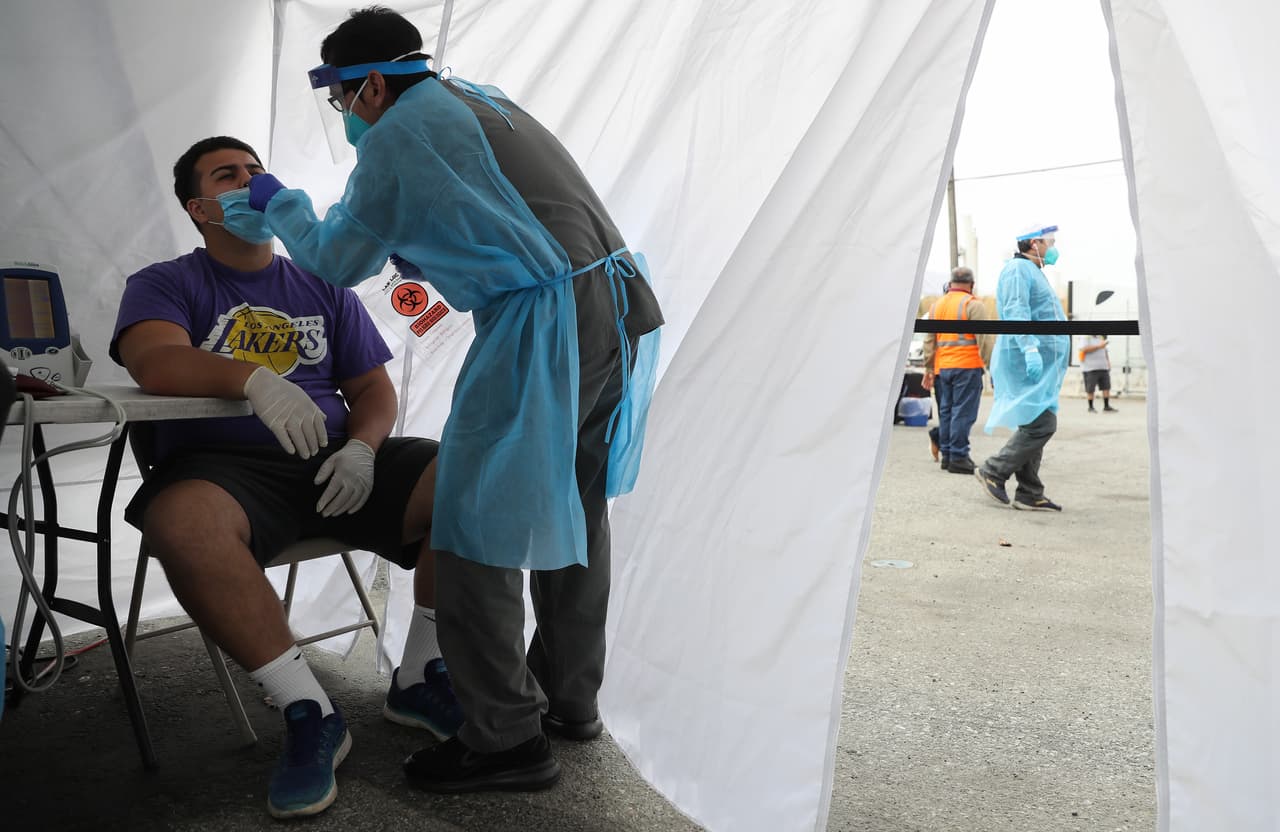 Los Ángeles está en un momento crítico en la lucha contra el
<a href="https://www.univision.com/temas/coronavirus">coronavirus</a>.