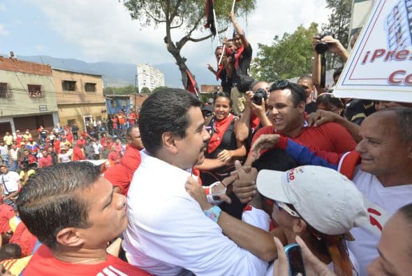 El chavismo marcha hoy por diferentes puntos de Caracas hacia el oeste de la ciudad en conmemoración de la fecha y en solidaridad con Chávez.