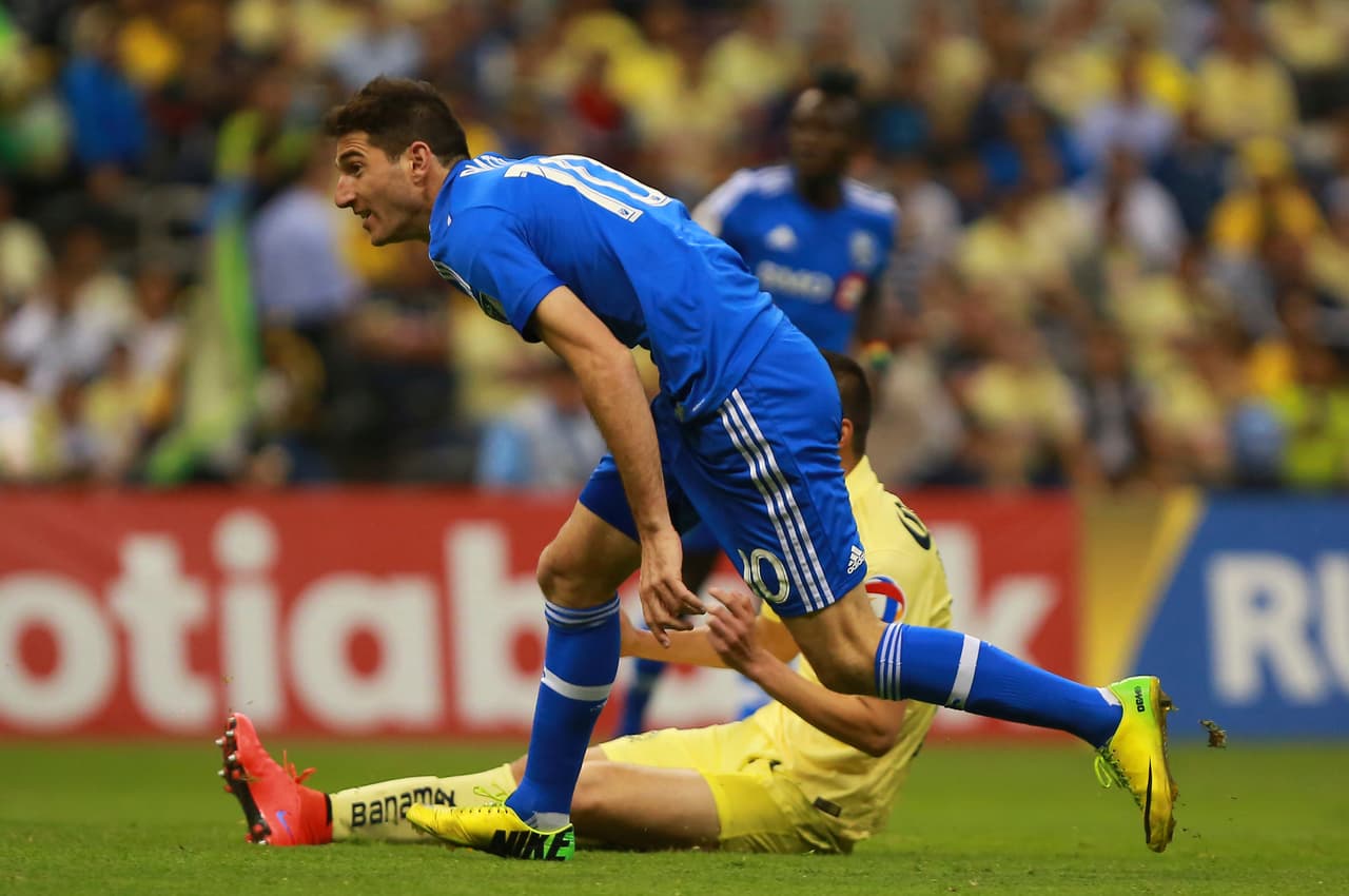 Pachuca es otro de los equipos con el poder adquisitivo suficiente para hacerse de un fichaje bomba para la siguiente temporada, si así lo decidieran el ideal para ellos sería Ignacio Piatti con un valor de 3 millones, por su capacidad como medio ofensivo ante la posibilidad de que Lozano, Guitiérrez y Pizarro tengan constantes llamados a selección.