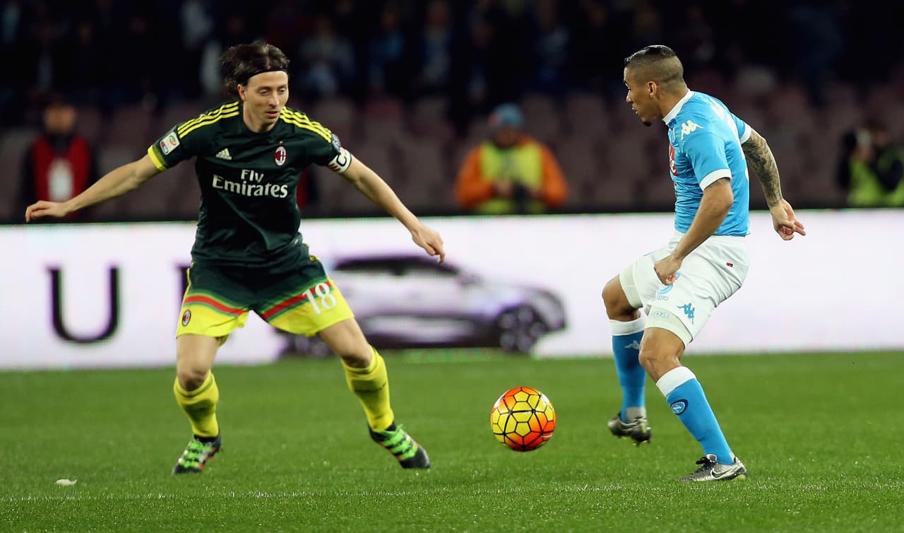 Otro nombre que también sería de gran ayuda para el equipo de Miguel Herrera es Riccardo Montolivo del Milan, solo que en caso de querer ficharlo tendrían que ponerle otro millón a la apuesta ya que el italiano ronda los 6 millones de precio.