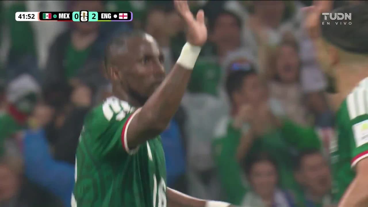 ¡Golazo de México! ¡Explota el estadio con el disparo de Quiñones