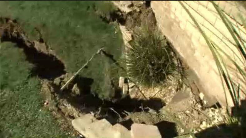 Los daños comenzaron en la parte superior de la colina.