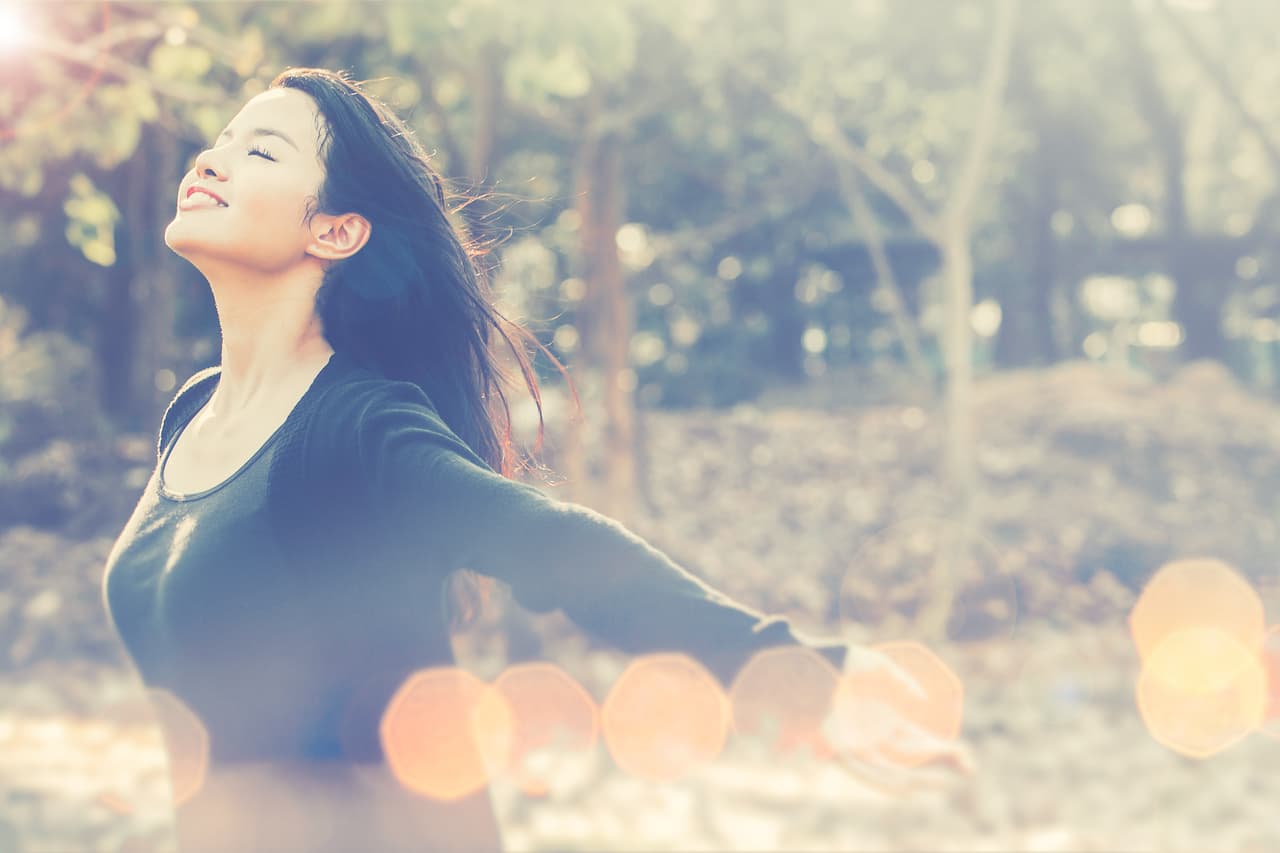 No te impacientes, aunque ahora estés algo apretado todo mejorará. Recuerda que vivir es una actividad diaria y no debes seguir posponiendo tu felicidad por lo que “puede ser” en un futuro.