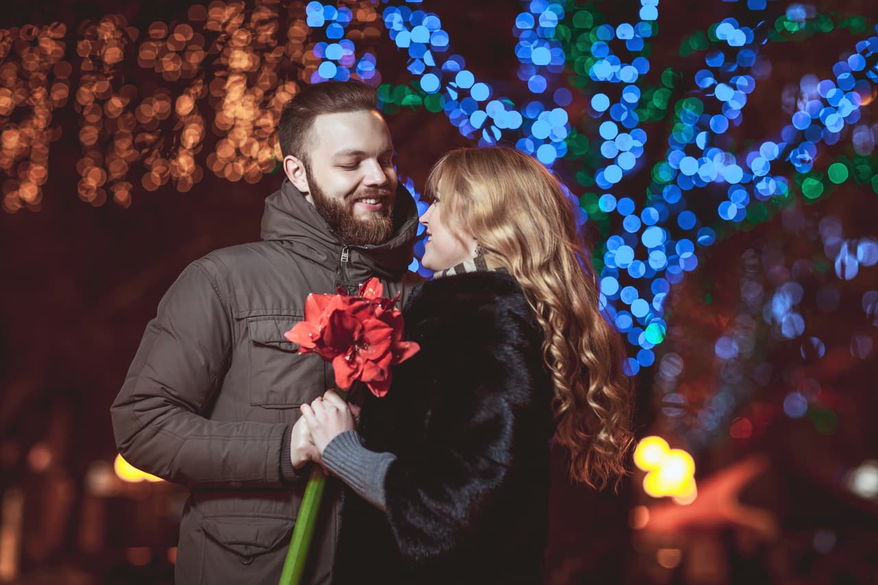 Tu vida amorosa está dibujándose gratamente en tu panorama sentimental y te sientes más seguro de tus emociones y en control de tu presente, pero tu impulsividad podría sacarte de tu centro emocional.