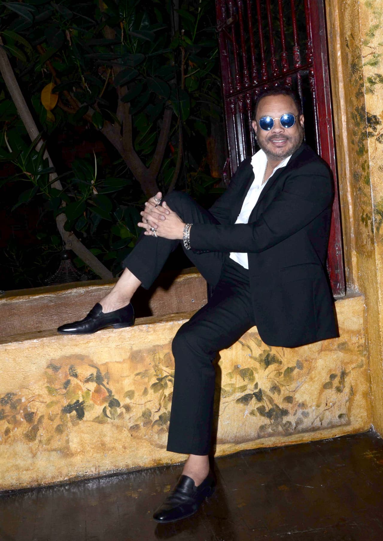 Céspedes fue abordado por los medios de comunicación en el Aeropuerto de la Ciudad de México, en donde no solo habló de lo acontecido con su controvertido mensaje acerca de la carrera de Manzanero, sino también compartió sus propias cuestiones personales e íntimas, como su actual estado de salud.