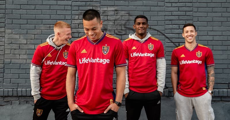 La nueva casaca principal de Real Salt Lake lleva por nombre 'Believe' ('Creer'), y celebra el décimo aniversario de himno compuesto por Branden Steineckert.