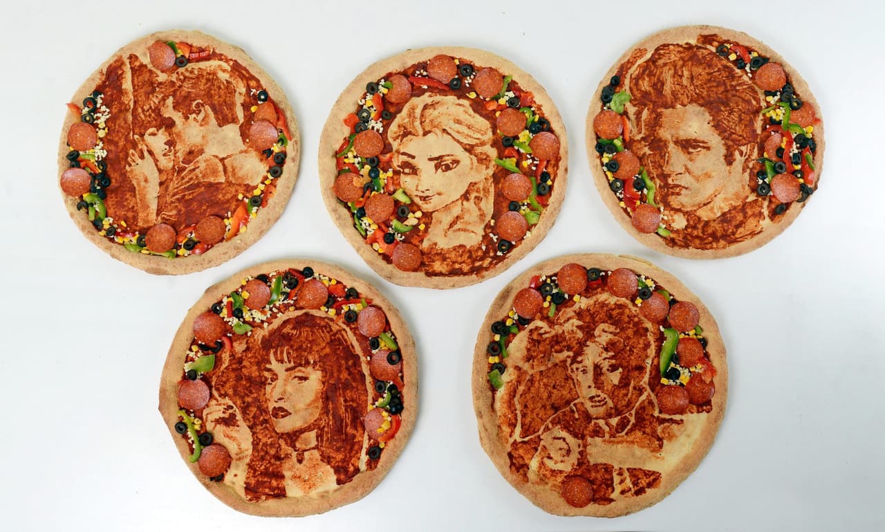 El artista de 25 años se graduó en la escuela de artes de Wales.