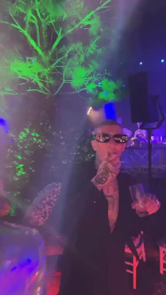 DJ Cassidy estuvo al frente de las tornamesas para poner la mejor música hasta las 3 de la mañana del lunes 23, dijo una fuente de Page Six.
<br>