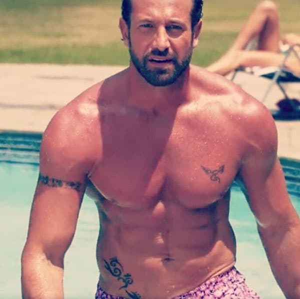 Ahora regresa más guapo que nunca y dispuesto a conquistar al público con este proyecto.