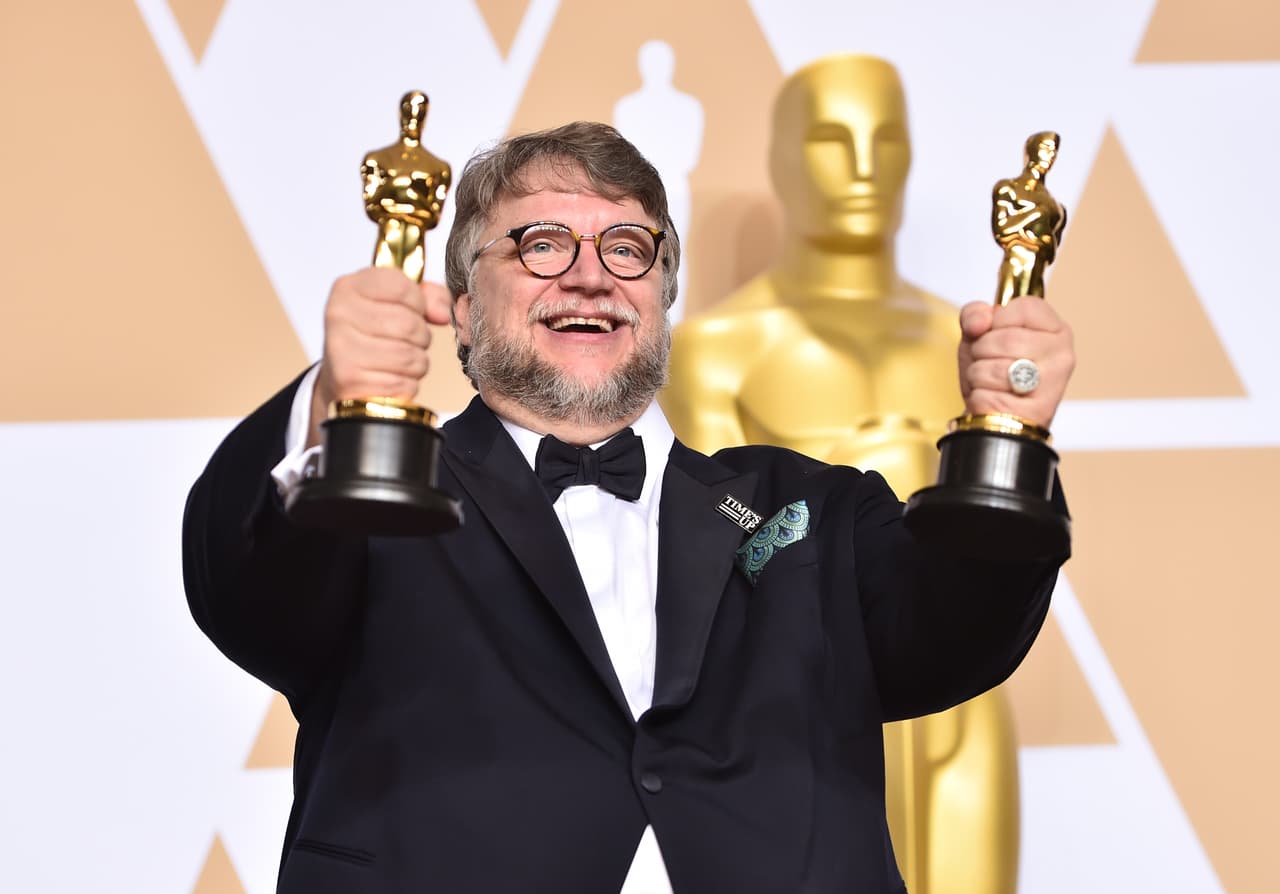 “Parte de este país (México) está aquí, en Europa, en todas partes. Creo que lo mejor que hace nuestra arte y nuestra industria es borrar las líneas en la arena. Deberíamos continuar haciendo eso”, finalizó Guillermo del Toro.
<br>
