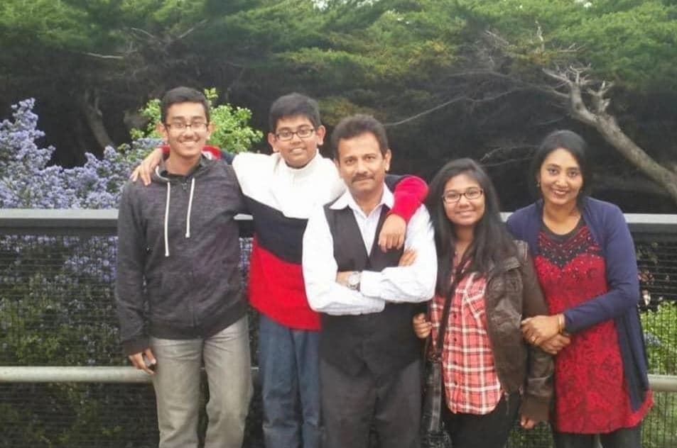 Las autoridades revelaron detalles del
<a href="https://www.univision.com/local/dallas-kuvn/lo-que-revela-una-carta-relacionada-con-aparente-caso-de-homicidio-suicidio-en-allen-que-dejo-seis-muertos-video">aparente caso de homicidio-suicidio en el que seis miembros de una familia murieron</a> luego de que dos hermanos hicieran un pacto en el que planearon llevarse al resto de la familia, según la policía.
<br>