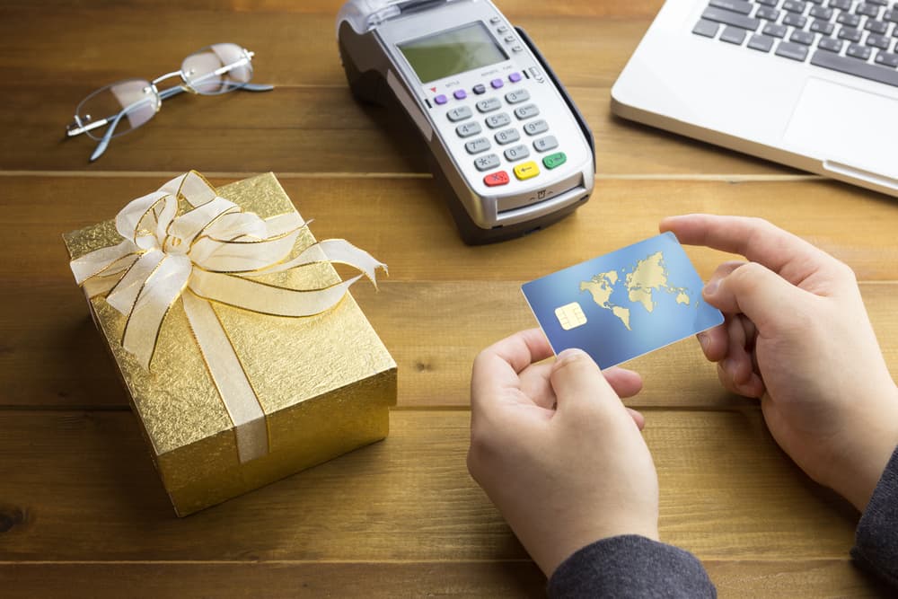 La segunda quincena llegará un dinerito que tanta falta te hacía y la llegada de esa persona que no pensaste que iba a pasar contigo el fin de año pero que está feliz de pasarlo contigo y de iniciar una nueva vida a tu lado. El mes de diciembre se presenta de manera maravillosa para ti.
<br>